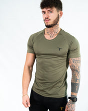 Charger l'image dans la galerie, T-Shirt TchimoTeam Graphic Urban Khaki Sport - Hommes